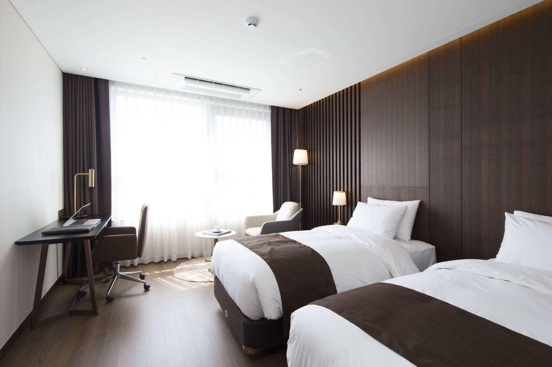 Ramada By Wyndham Daejeon Hotel Exterior foto