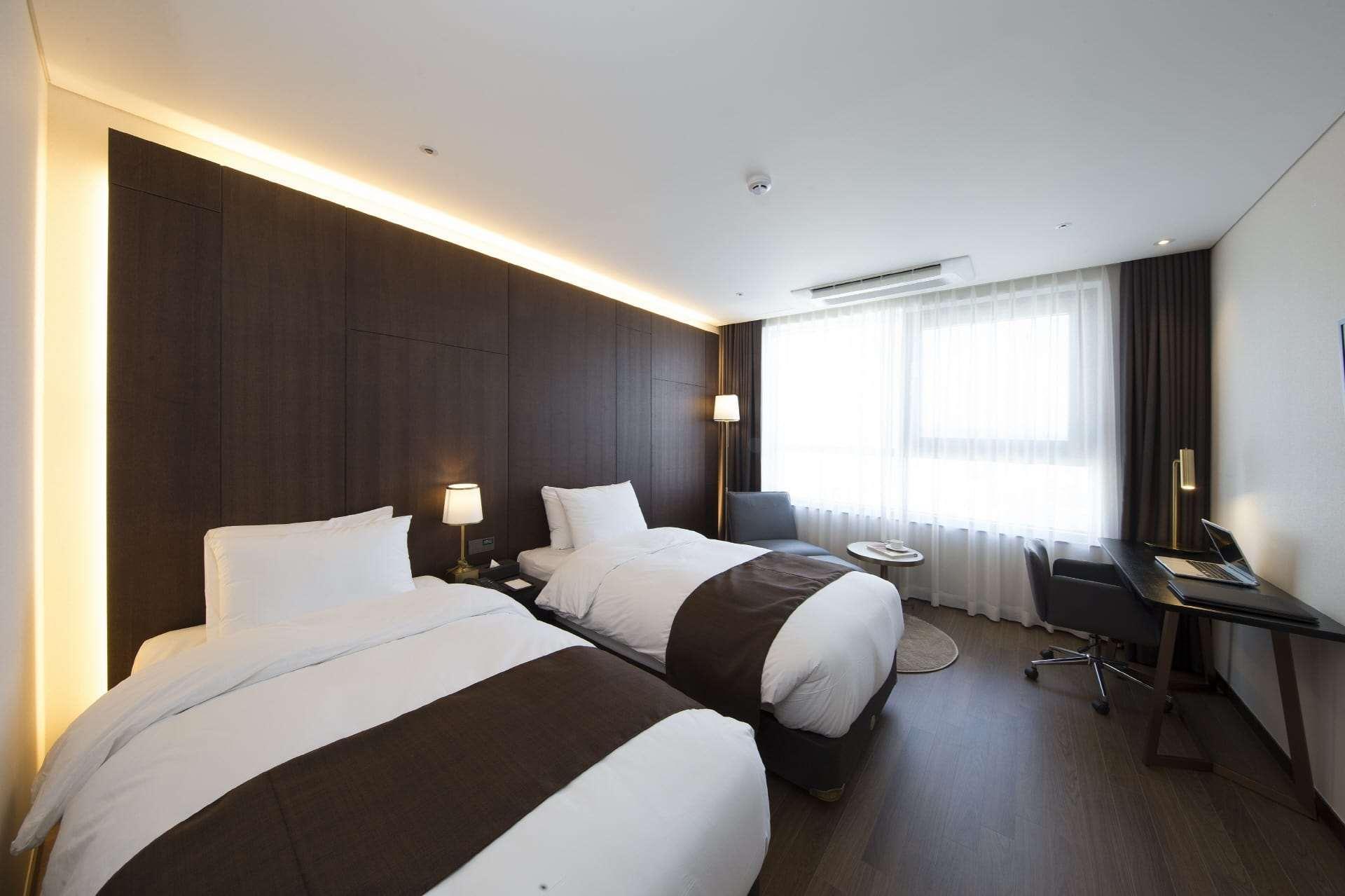 Ramada By Wyndham Daejeon Hotel Exterior foto