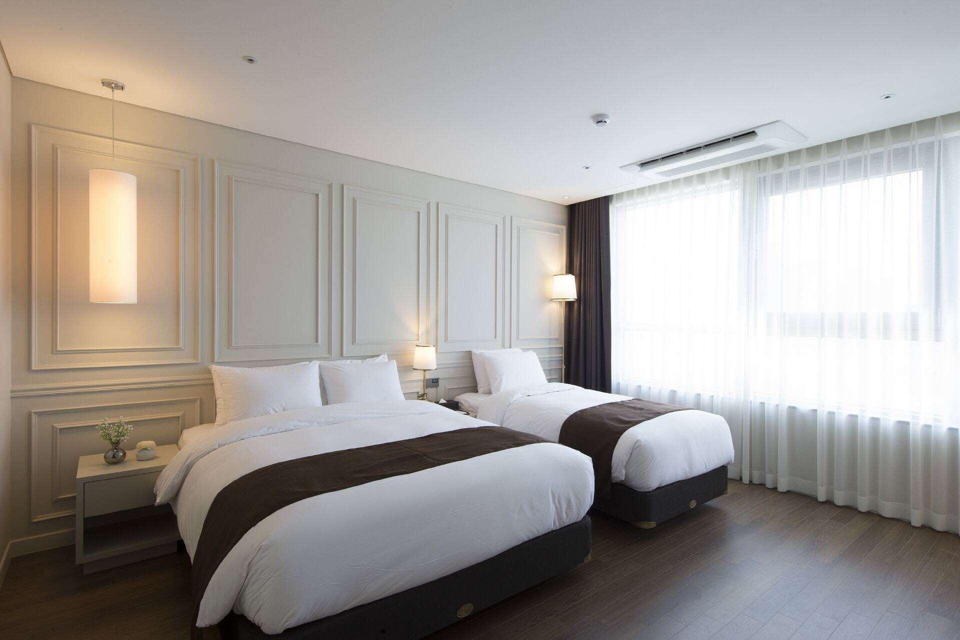 Ramada By Wyndham Daejeon Hotel Exterior foto