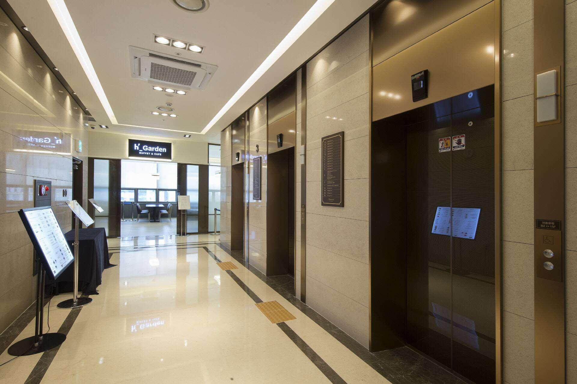 Ramada By Wyndham Daejeon Hotel Exterior foto